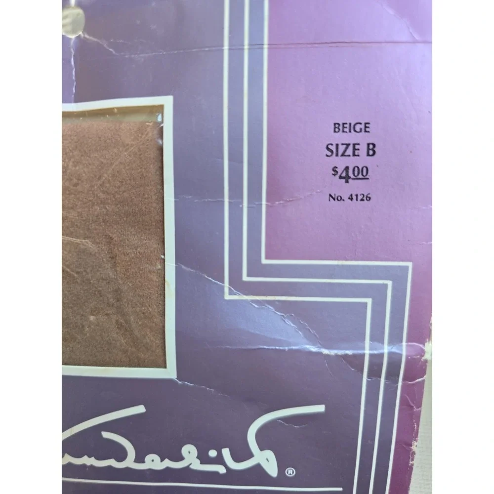 1 Pair Gloria Vanderbilt Pantyhose Size B Sandalfoot Beige Vtg USA